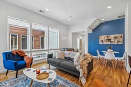 Aquara 2BDTownhouse: DT Walkable, Modish & Sharp!