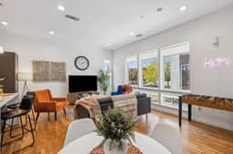 Aquara 2BDTownhouse: DT Walkable, Modish & Sharp!