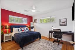 Fashionable TCU Walkable 2BD Home Away From Home!