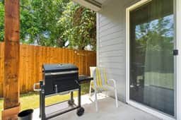 Joyous 3BDs Townhouse:  UltraCool & Spacious!