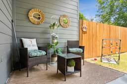 Joyous 3BDs Townhouse:  UltraCool & Spacious!
