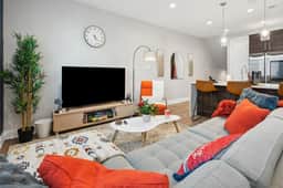 The Charm :2BD In the Heart of Magnolia & Stylish!