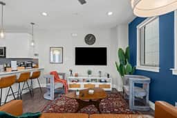 The Charming 2BD: In the Heart of FortW & Stylish!