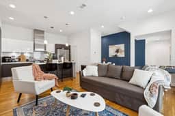 The Indigo 2BDTownhouse: DT Walkable & UltraCool!