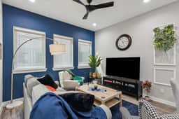 The Larimar 2BD TownH: 7ST Walkable, Comfy & Cool!