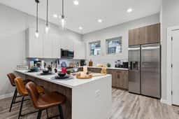 The Opal 2BD House: 7ST Walkable, Vibrant & Homey!