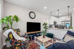 The Ruby: 2BD In the Heart of FW, Cool & Spacious!