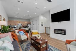 The Sapphire: 3BD In The Heart of Dallas & Cozy!