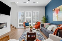 The Sapphire: 3BD In The Heart of Dallas & Cozy!