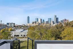 The Spinel :3BD In the Heart of Dallas &Stylish!