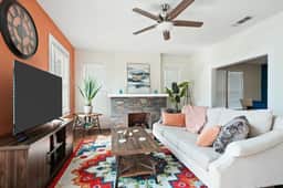Uplifting 2BD: Centered, Inspiring & Heartwarming!