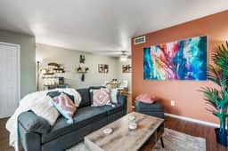 Vivid 1BD: TCU Walkable, Inspiring & Restful!