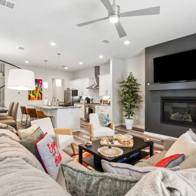 Joyous 3BDs Townhouse:  UltraCool & Spacious!