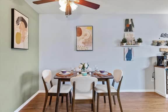 Artistic 1BD: TCU Walkable, Vibrant & Convenient!