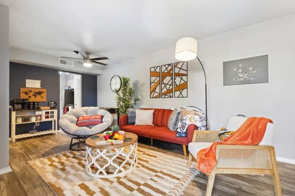AT&T is Literally Steps Away! JoyFull & Comfy 2BD!
