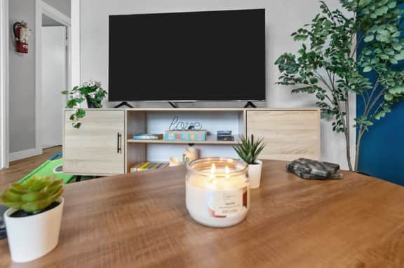Blissful 1BD:AT&T Walkable, Modern & Ground-Level!