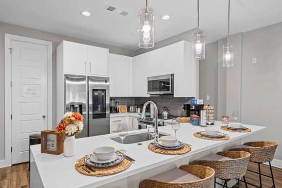 Charming 2BD:  In the Heart of Magnolia & Stylish!