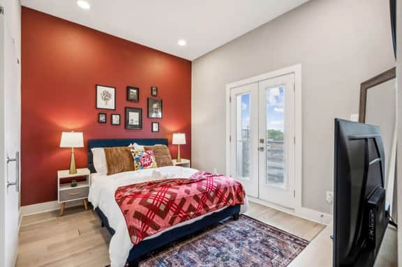 Charming 2BDTownhouse: JOYfull &Magnolia walkable!