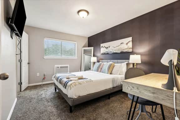 Delight 1BD: AT&T Walkable & In The Heart of it!