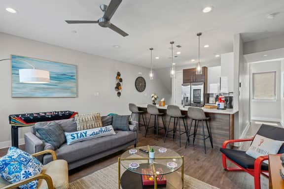 Fashionable 2BD: In the Heart of FortWorth & Cozy!