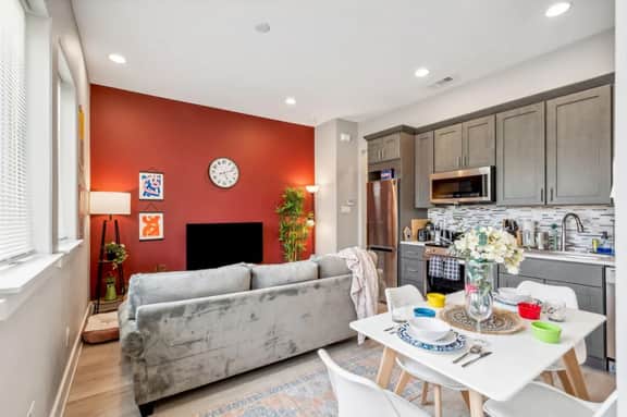 Joyful 1BD: Pleasant, Warm & Close to the Action!