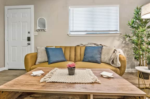 Live the Excitement: Prime 1BD Close to the Action
