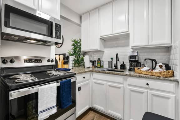 Modish 1BD:AT&T Walkable & In the heart of it ALL!