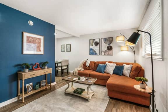 Modish 1BD:AT&T Walkable & In the heart of it ALL!
