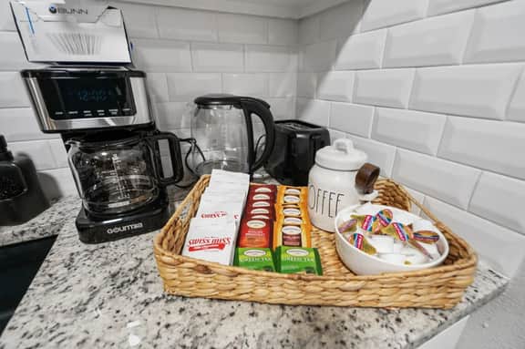 Modish 1BD:AT&T Walkable & In the heart of it ALL!