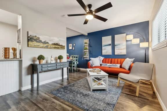 Pleasant 1BD: Joyful & Close to ALL the Action!
