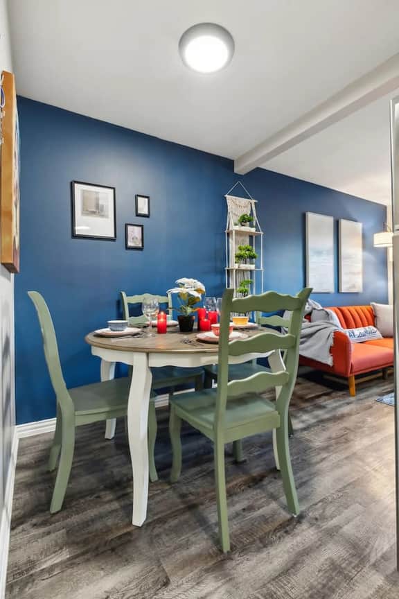 Pleasant 1BD: Joyful & Close to ALL the Action!