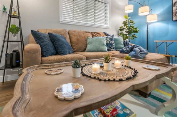 Sapphire 1BD: AT&T Walkable, Calming & Joyful !