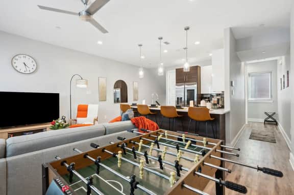 The Charm :2BD In the Heart of Magnolia & Stylish!