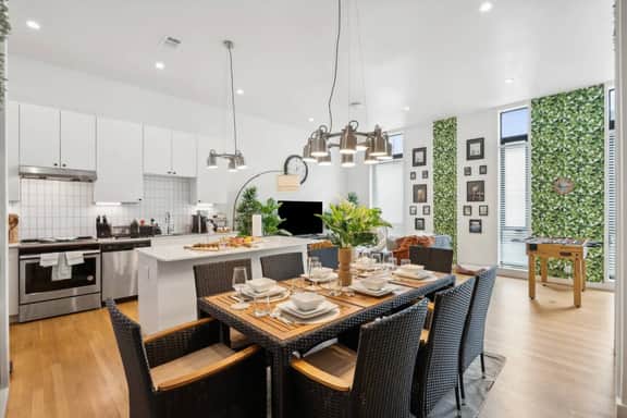 The Emerald:3BD In the Heart of Magnolia &Stylish!