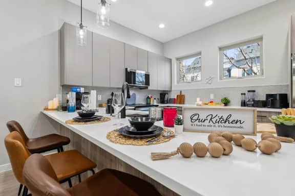 The Euclase 2BD TH: 7ST Walkable, Joyfull & Cool!
