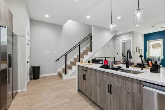 The Euclase 2BD TH: 7ST Walkable, Joyfull & Cool!