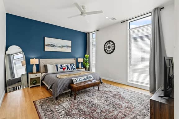 The Folium: 3BD In the Heart of Magnolia & Homey!