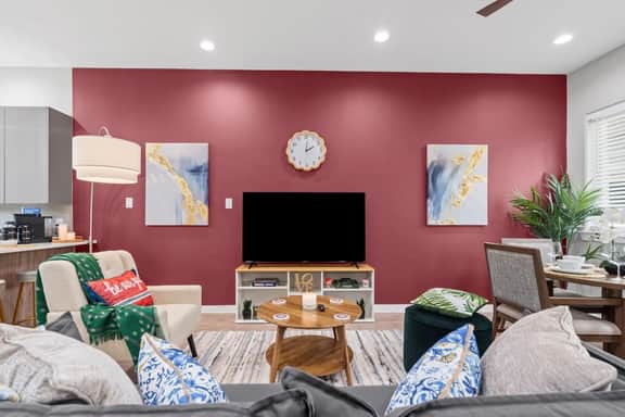 The Jasper 2BD TH: 7ST Walkable, Stylish & Homey!
