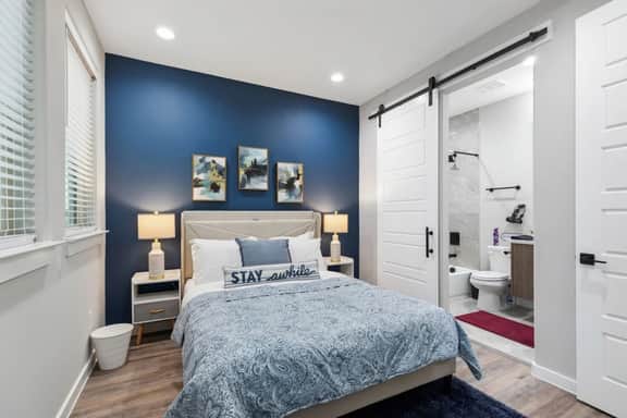 The Opal 2BD House: 7ST Walkable, Vibrant & Homey!