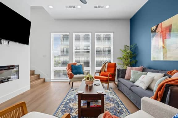 The Sapphire: 3BD In The Heart of Dallas & Cozy!