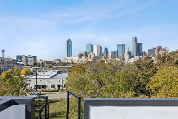 The Spinel :3BD In the Heart of Dallas &Stylish!