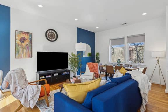 The Topaz of Dallas: 2BD DownTown Walkable & VIEW!