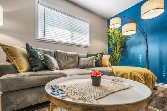 Where It's All Happening: 1BD in the Mid of Action