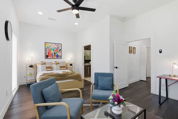 The Diamond: 3BD In the Heart of Dallas & Stylish!