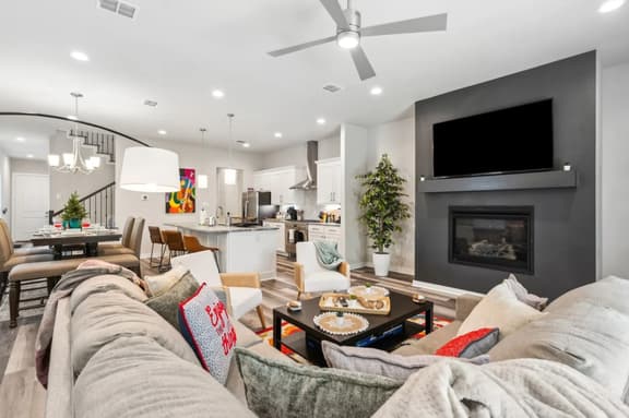Joyous 3BDs Townhouse:  UltraCool & Spacious!