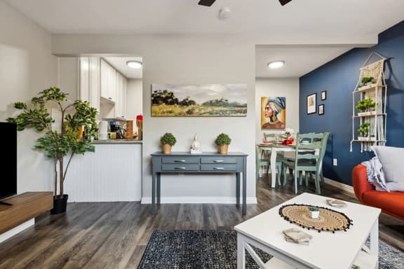 Pleasant 1BD: Joyful & Close to ALL the Action!