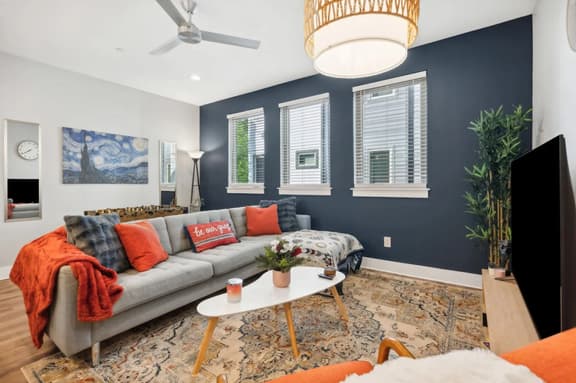 The Charm :2BD In the Heart of Magnolia & Stylish!