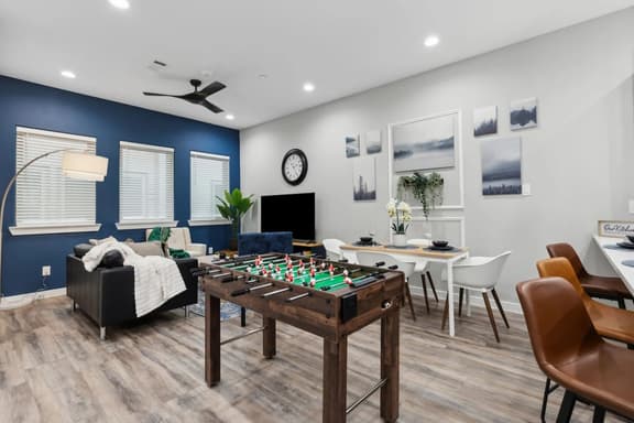 The Opal 2BD House: 7ST Walkable, Vibrant & Homey!