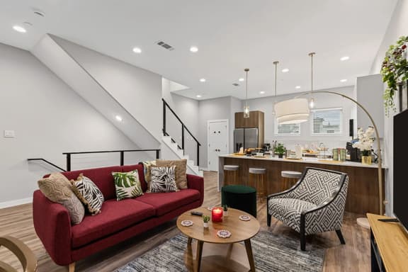 The Quartz 2BD TH: 7ST Walkable, JOYfull & Comfy!