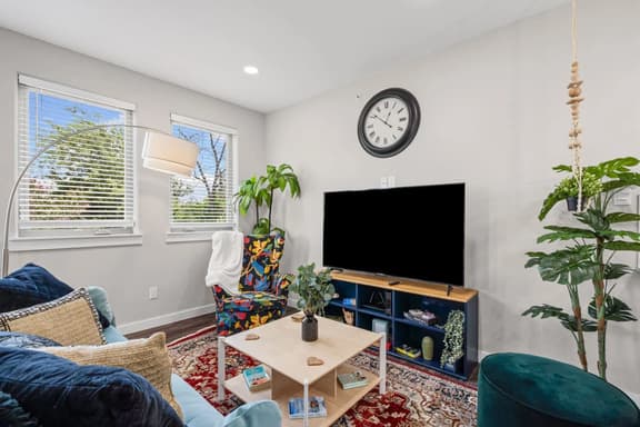 The Ruby: 2BD In the Heart of FW, Cool & Spacious!